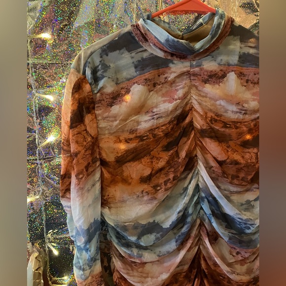 Landscaped Ruched Dress - Picture 8 of 10